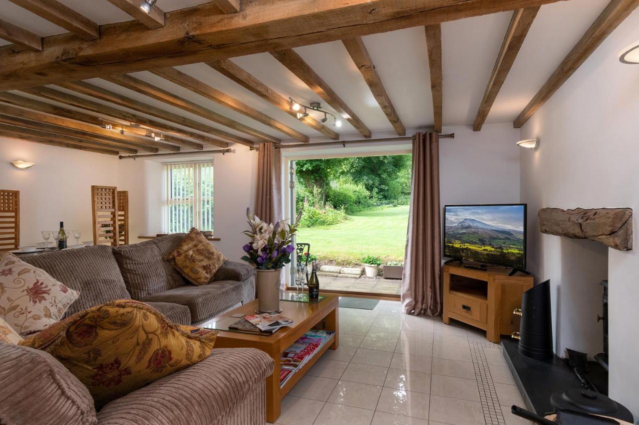 Finest Retreats - The Cottage - Luxury 1 Bed Cottage Rhydymwyn Buitenkant foto