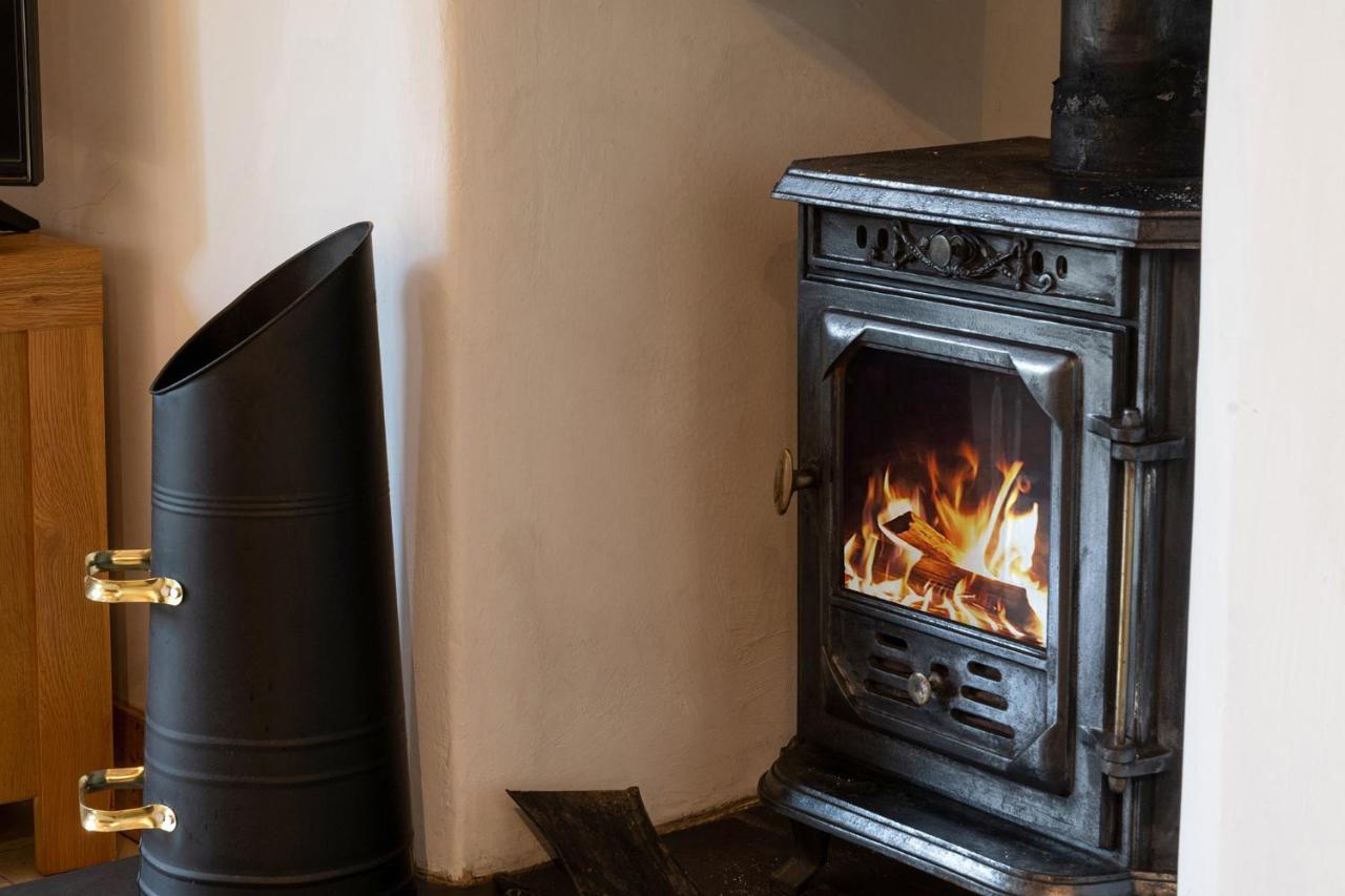 Finest Retreats - The Cottage - Luxury 1 Bed Cottage Rhydymwyn Buitenkant foto